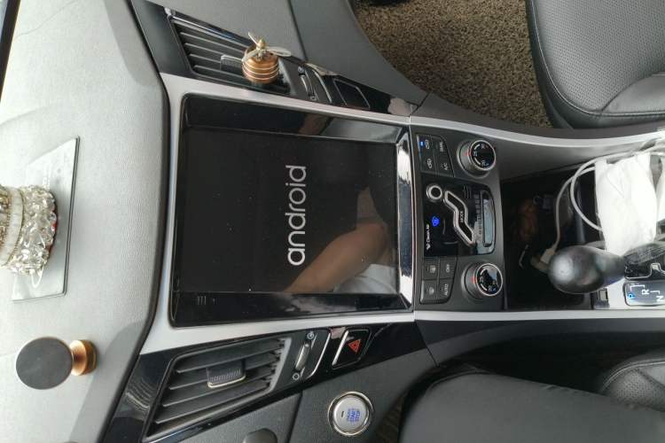 Used Hyundai Sonata 2014 2.0L Automatic Luxury Edition Audio And AC Panel