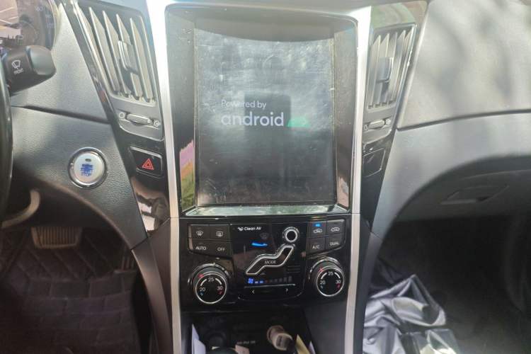 Used Hyundai Sonata 2014 2.0L Automatic Luxury Edition Audio And AC Panel