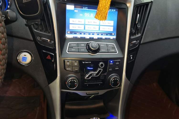 Used Hyundai Sonata 2014 2.4L Automatic Leading Edition China IV Standard Audio And AC Panel