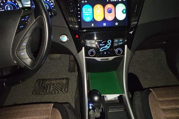 Used Hyundai Sonata 2014 2.4L Automatic Luxury Version China V Standard Audio And AC Panel