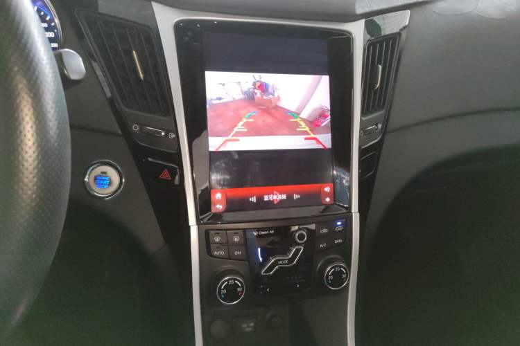 Used Hyundai Sonata 2014 2.4L Automatic Leading Edition China IV Standard Audio And AC Panel
