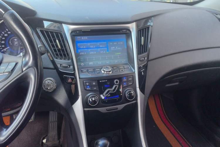 Used Hyundai Sonata 2014 2.4L Automatic Leading Edition China IV Standard Audio And AC Panel