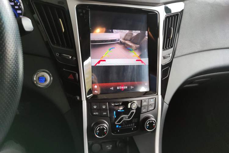 Used Hyundai Sonata 2014 2.4L Automatic Leading Edition China IV Standard Audio And AC Panel
