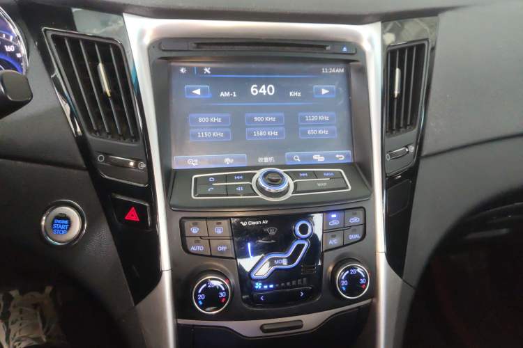 Used Hyundai Sonata 2014 2.0L Automatic Luxury Edition Audio And AC Panel