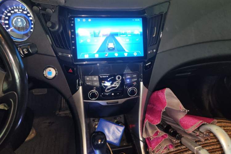 Used Hyundai Sonata 2014 2.4L Automatic Luxury Version China IV Standard Audio And AC Panel