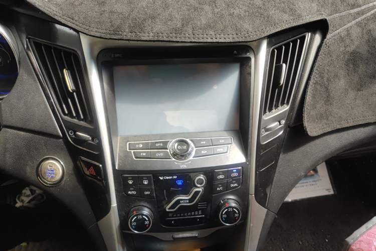 Used Hyundai Sonata 2014 2.4L Automatic Leading Edition China IV Standard Audio And AC Panel