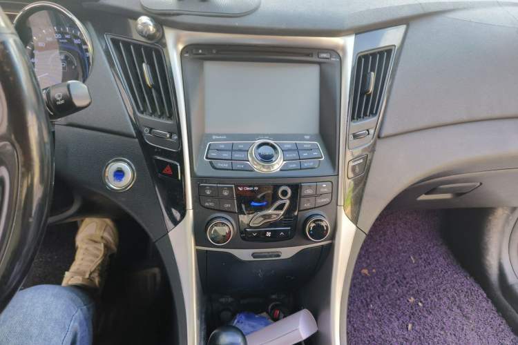 Used Hyundai Sonata 2014 2.0L Automatic Prestige Edition Audio And AC Panel