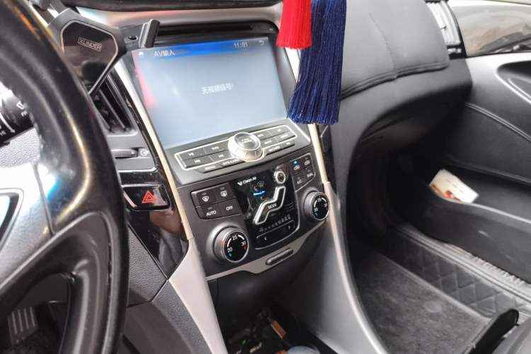 Used Hyundai Sonata 2014 2.4L Automatic Leading Edition China IV Standard Audio And AC Panel