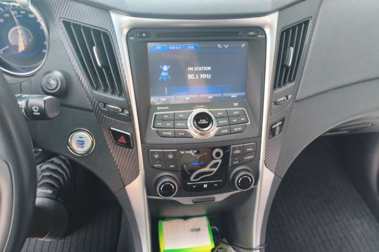 Used Hyundai Sonata 2014 2.4L Automatic Luxury Version China IV Standard Audio And AC Panel