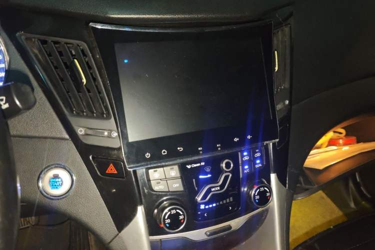 Used Hyundai Sonata 2014 2.4L Automatic Leading Edition China IV Standard Audio And AC Panel
