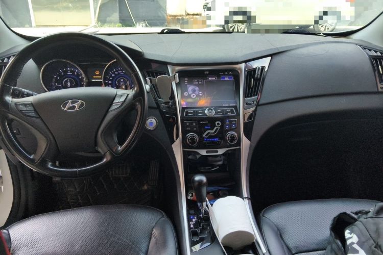 Used Hyundai Sonata 2014 2.0L Automatic Luxury Edition Center Console