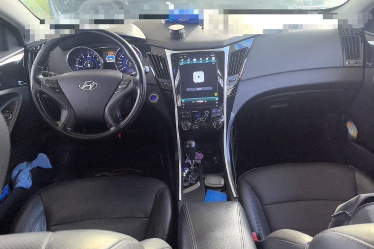 Used Hyundai Sonata 2014 2.0L Automatic Luxury Edition Center Console
