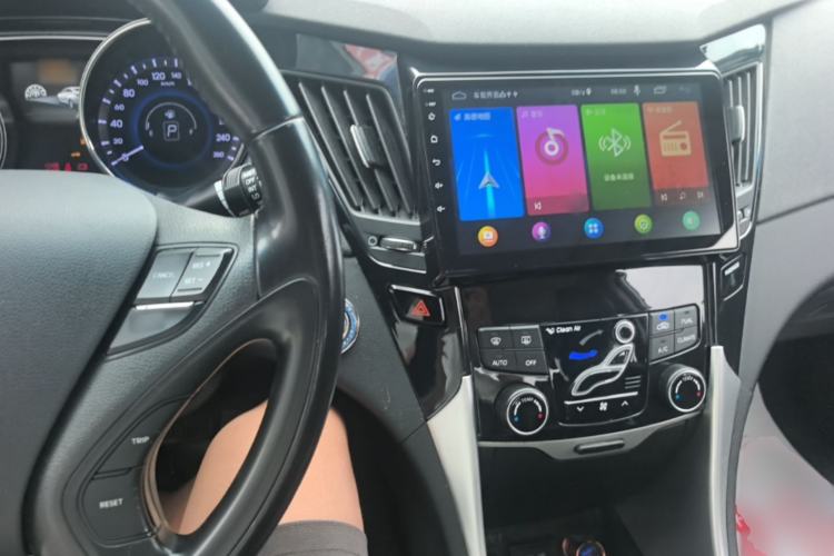 Used Hyundai Sonata 2014 2.0L Automatic Prestige Edition Center Console