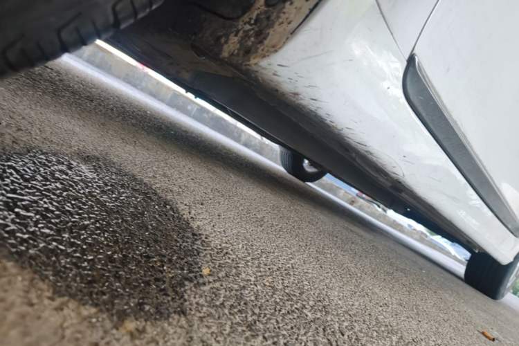 Used Hyundai Sonata 2014 2.4L Automatic Leading Edition China IV Standard Chassis Front Left