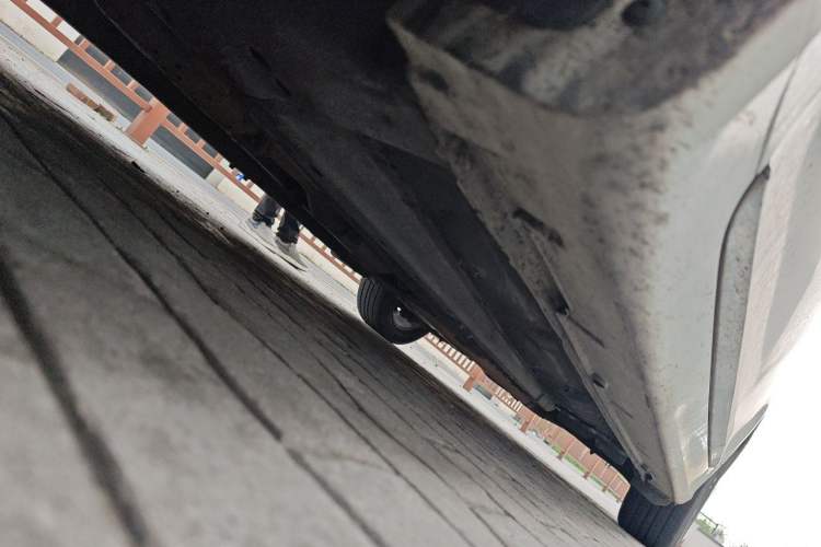 Used Hyundai Sonata 2014 2.4L Automatic Leading Edition China IV Standard Chassis Front Left