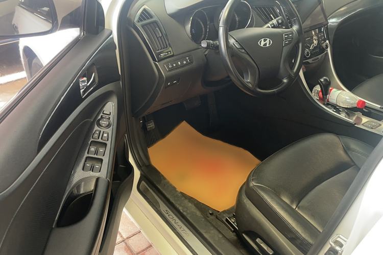 Used Hyundai Sonata 2014 2.0L Automatic Luxury Edition Driver Seat