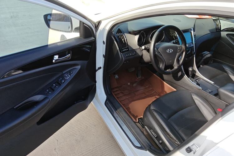 Used Hyundai Sonata 2014 2.0L Automatic Luxury Edition Driver Seat