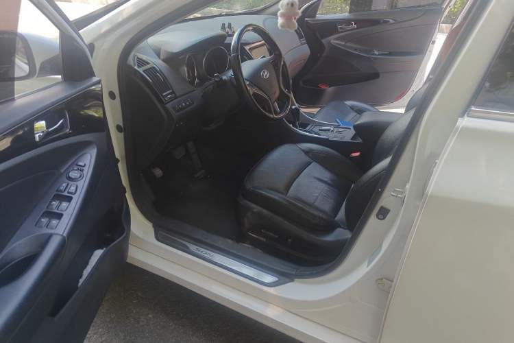 Used Hyundai Sonata 2014 2.4L Automatic Leading Edition China IV Standard Driver Seat