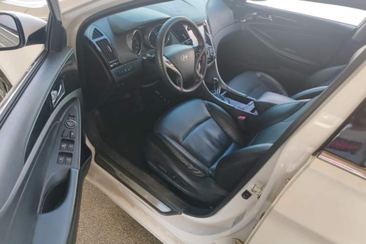 Used Hyundai Sonata 2014 2.4L Automatic Leading Edition China IV Standard Driver Seat