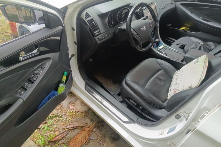 Used Hyundai Sonata 2014 2.4L Automatic Luxury Version China IV Standard Driver Seat