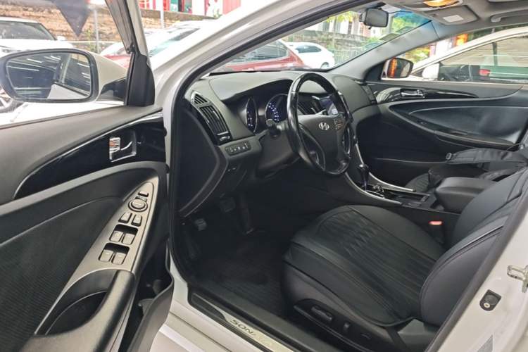 Used Hyundai Sonata 2014 2.4L Automatic Leading Edition China V Standard Driver Seat