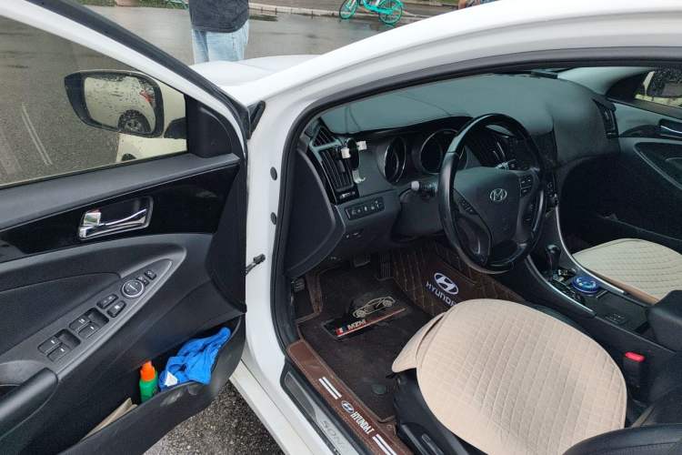 Used Hyundai Sonata 2014 2.4L Automatic Leading Edition China IV Standard Driver Seat