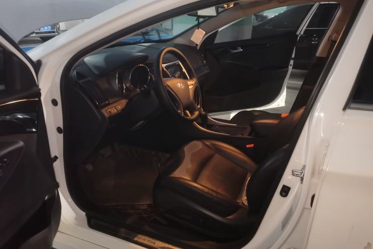 Used Hyundai Sonata 2014 2.4L Automatic Luxury Version China IV Standard Driver Seat