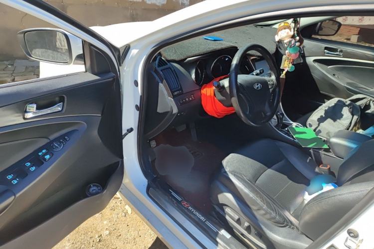 Used Hyundai Sonata 2014 2.4L Automatic Leading Edition China IV Standard Driver Seat
