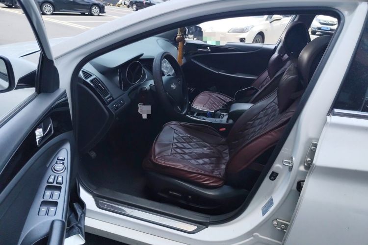 Used Hyundai Sonata 2014 2.4L Automatic Luxury Version China IV Standard Driver Seat