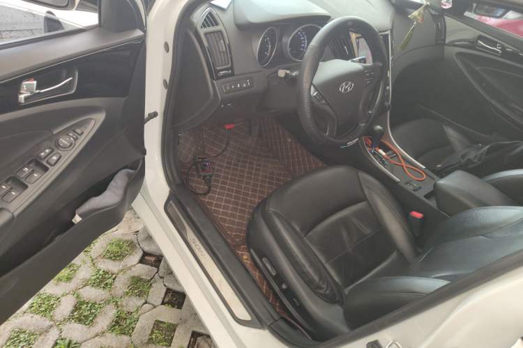 Used Hyundai Sonata 2014 2.0L Automatic Luxury Edition Driver Seat