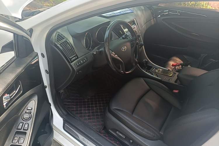 Used Hyundai Sonata 2014 2.0L Automatic Luxury Edition Driver Seat