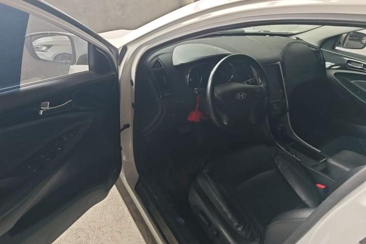 Used Hyundai Sonata 2014 2.4L Automatic Leading Edition China V Standard Driver Seat