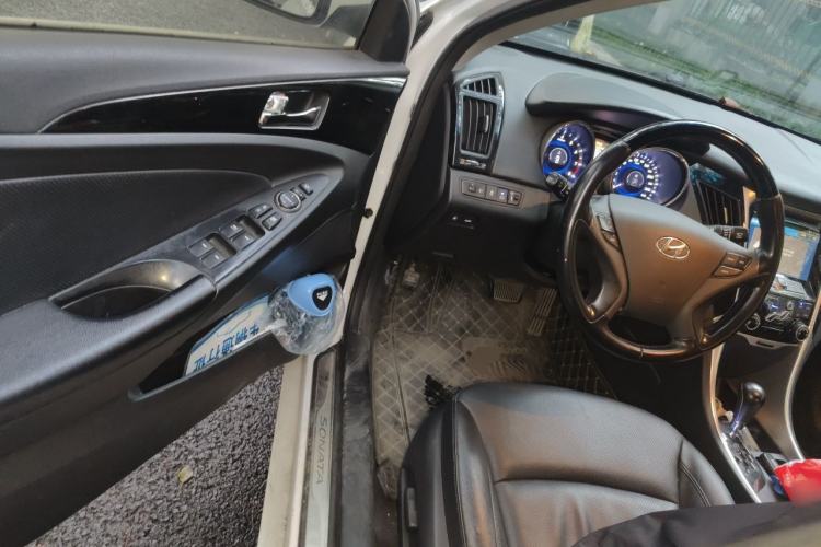 Used Hyundai Sonata 2014 2.4L Automatic Leading Edition China IV Standard Driver Seat