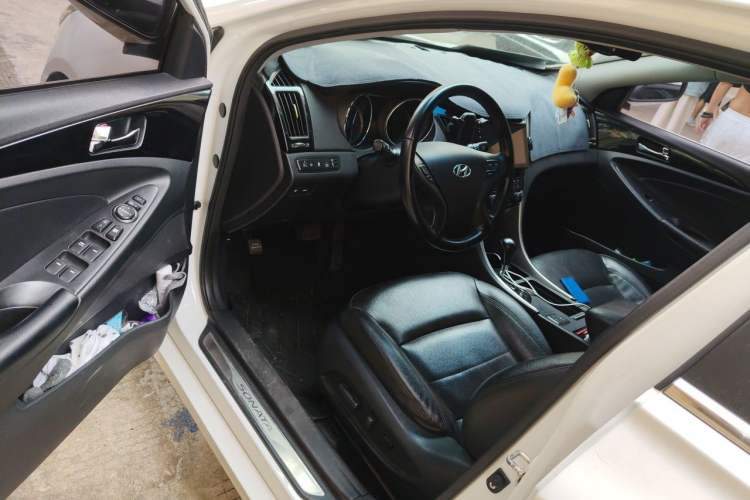 Used Hyundai Sonata 2014 2.0L Automatic Luxury Edition Driver Seat