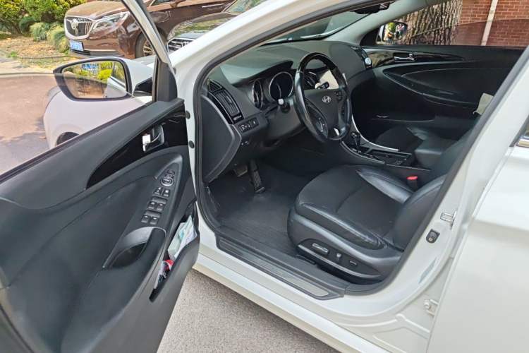 Used Hyundai Sonata 2014 2.4L Automatic Luxury Version China V Standard Driver Seat