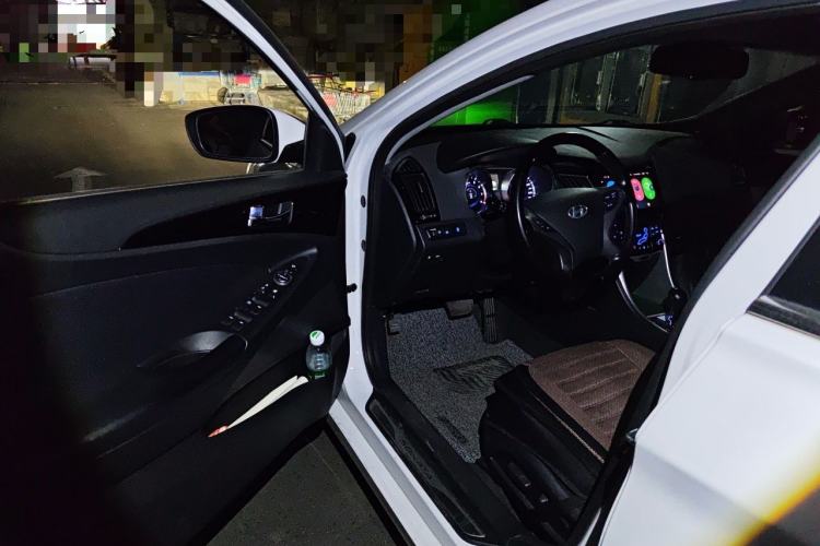 Used Hyundai Sonata 2014 2.4L Automatic Luxury Version China V Standard Driver Seat
