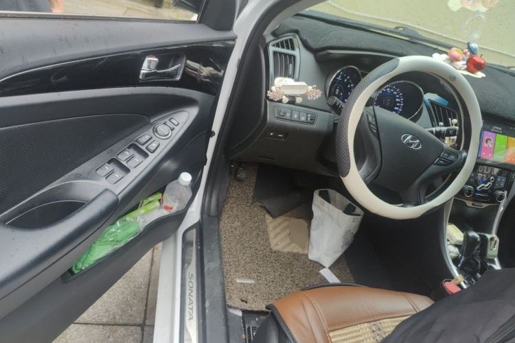 Used Hyundai Sonata 2014 2.4L Automatic Leading Edition China IV Standard Driver Seat