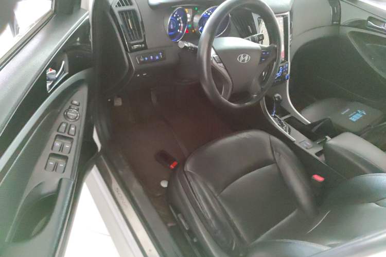 Used Hyundai Sonata 2014 2.4L Automatic Leading Edition China IV Standard Driver Seat