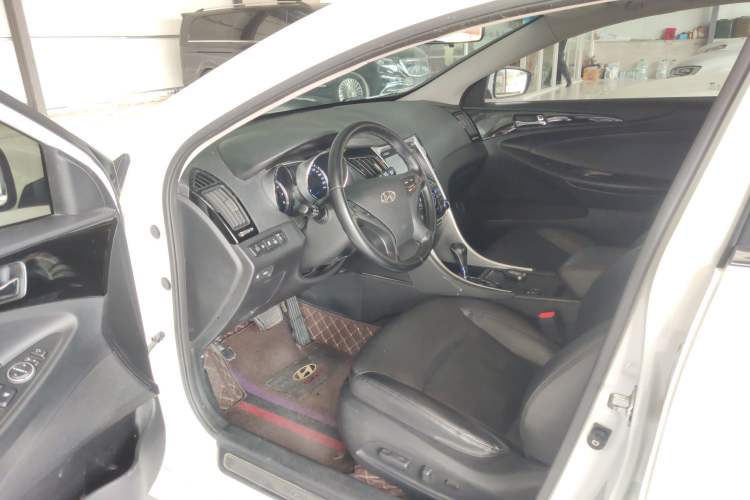 Used Hyundai Sonata 2014 2.0L Automatic Luxury Edition Driver Seat