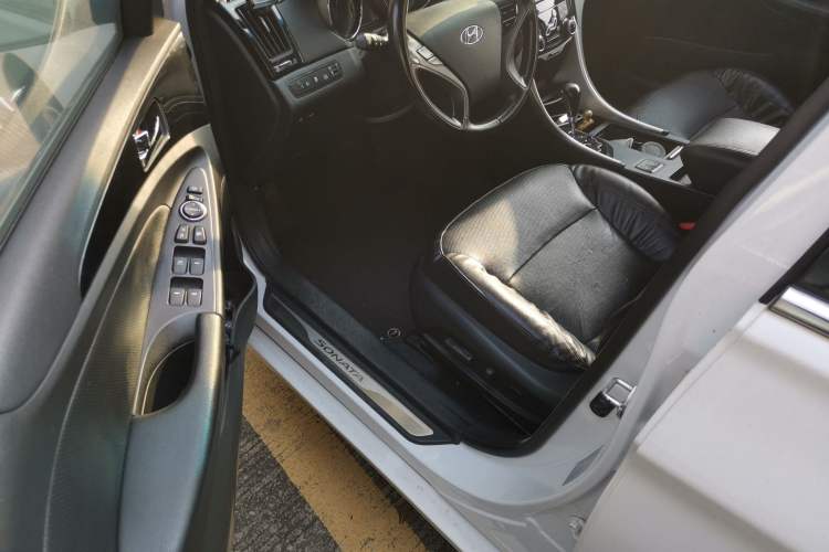 Used Hyundai Sonata 2014 2.4L Automatic Leading Edition China IV Standard Driver Seat