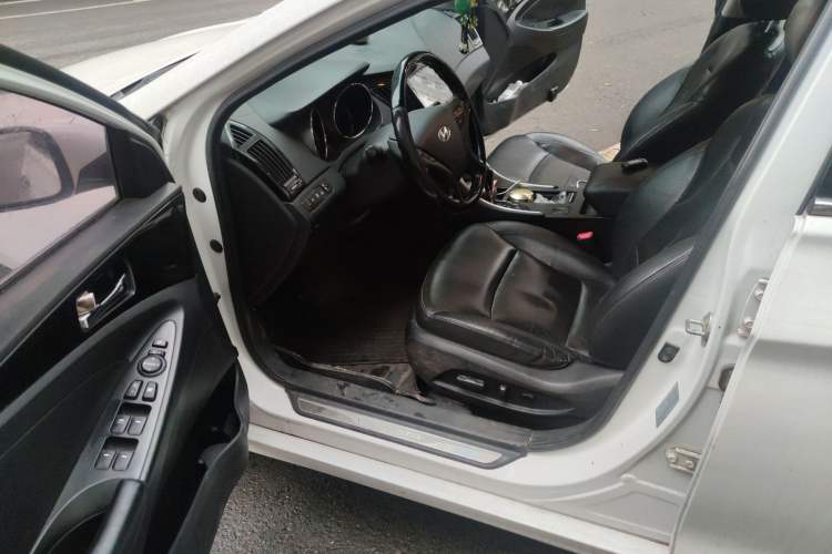 Used Hyundai Sonata 2014 2.4L Automatic Leading Edition China IV Standard Driver Seat