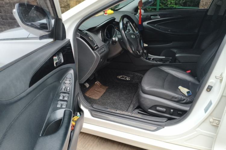 Used Hyundai Sonata 2014 2.4L Automatic Leading Edition China IV Standard Driver Seat