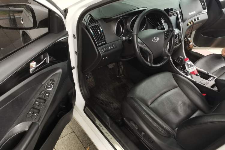 Used Hyundai Sonata 2014 2.0L Automatic Luxury Edition Driver Seat