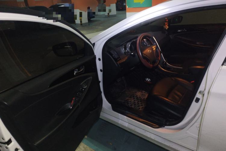 Used Hyundai Sonata 2014 2.4L Automatic Leading Edition China IV Standard Driver Seat