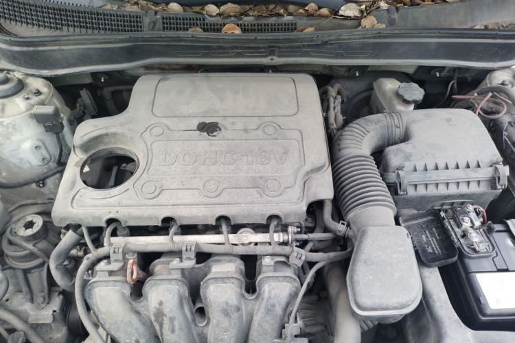Used Hyundai Sonata 2014 2.4L Automatic Luxury Version China IV Standard Engine Bay