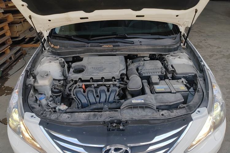 Used Hyundai Sonata 2014 2.4L Automatic Luxury Version China V Standard Engine Bay