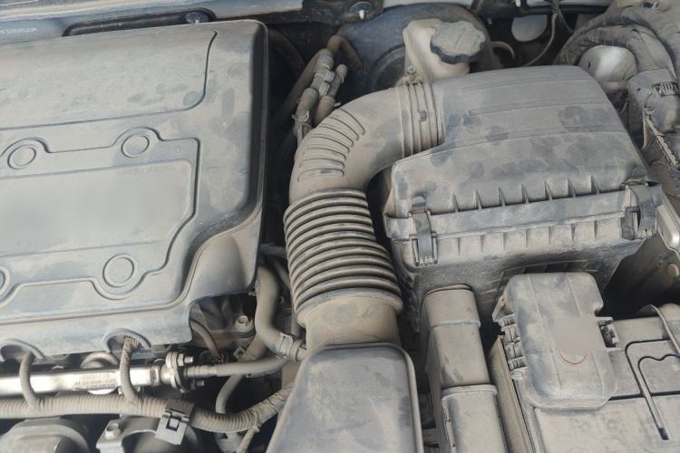 Used Hyundai Sonata 2014 2.4L Automatic Leading Edition China IV Standard Engine Bay
