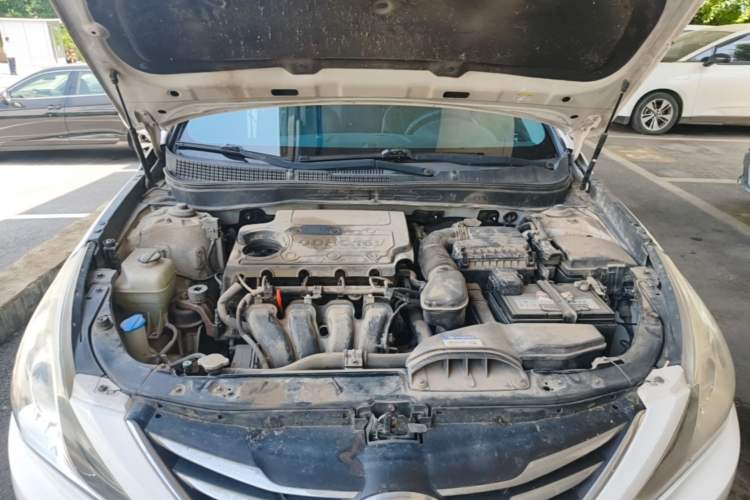 Used Hyundai Sonata 2014 2.4L Automatic Leading Edition China IV Standard Engine Bay
