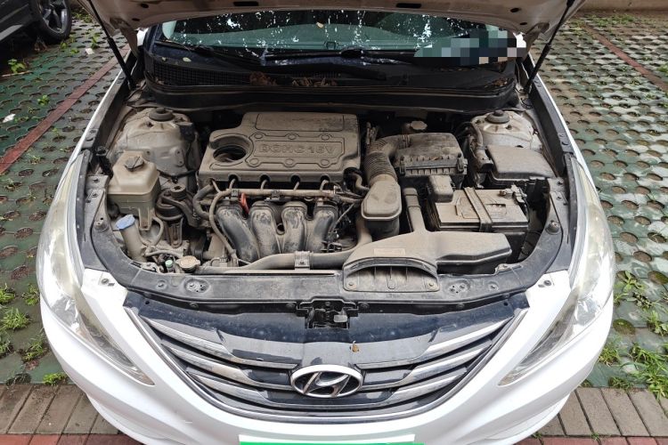 Used Hyundai Sonata 2014 2.4L Automatic Leading Edition China IV Standard Engine Bay