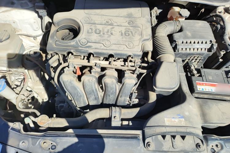 Used Hyundai Sonata 2014 2.4L Automatic Leading Edition China IV Standard Engine Bay